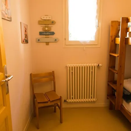De Aparthotel *